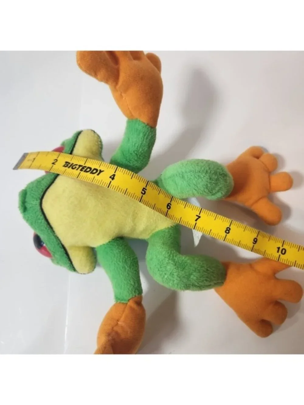 Rainforest Cafe Cha Cha the Tree Frog Plush Red Eyes Green Orange Stuffed Animal